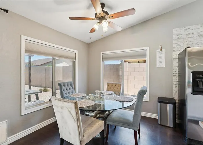 Peaceful Desert Oasis With Salt Pool, Hot Tub And Baja Deck Holiday home *