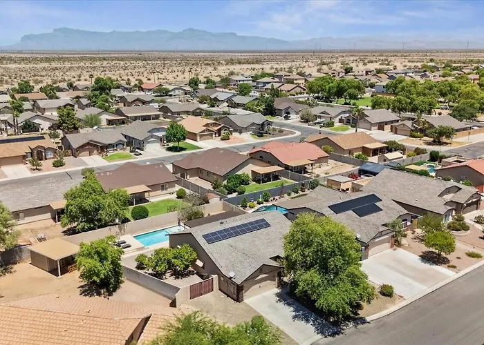 Holiday home Peaceful Desert Oasis With Salt Pool, Hot Tub And Baja Deck Magma