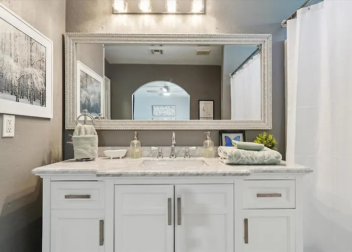 Peaceful Desert Oasis With Salt Pool, Hot Tub And Baja Deck Holiday home *